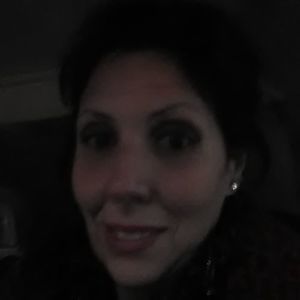 Meet your Posher, Dominique